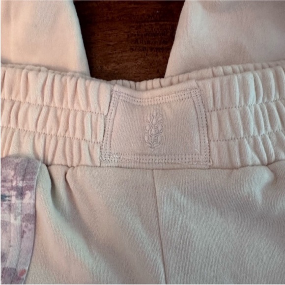 NWT Free People Joggers. Size Small. Super soft and very cute design. Oversized - Picture 8 of 9